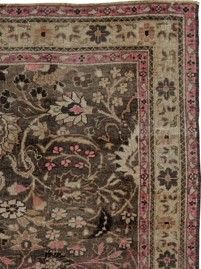 Antique Persian Mashad Rug, No.20281 - Staging