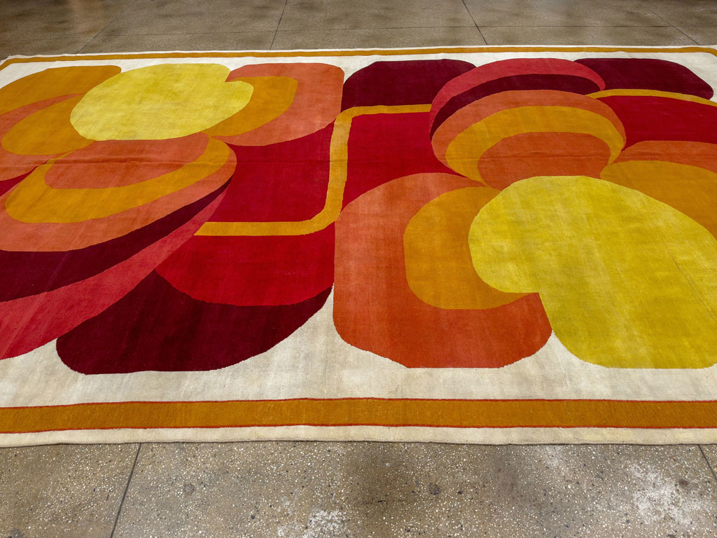 Vintage French Art Deco Oversize Carpet, No.20405 - Staging