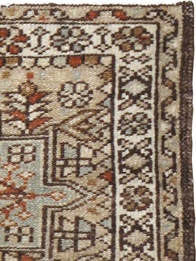Vintage Persian Karajeh Rug, No.20501 - Staging