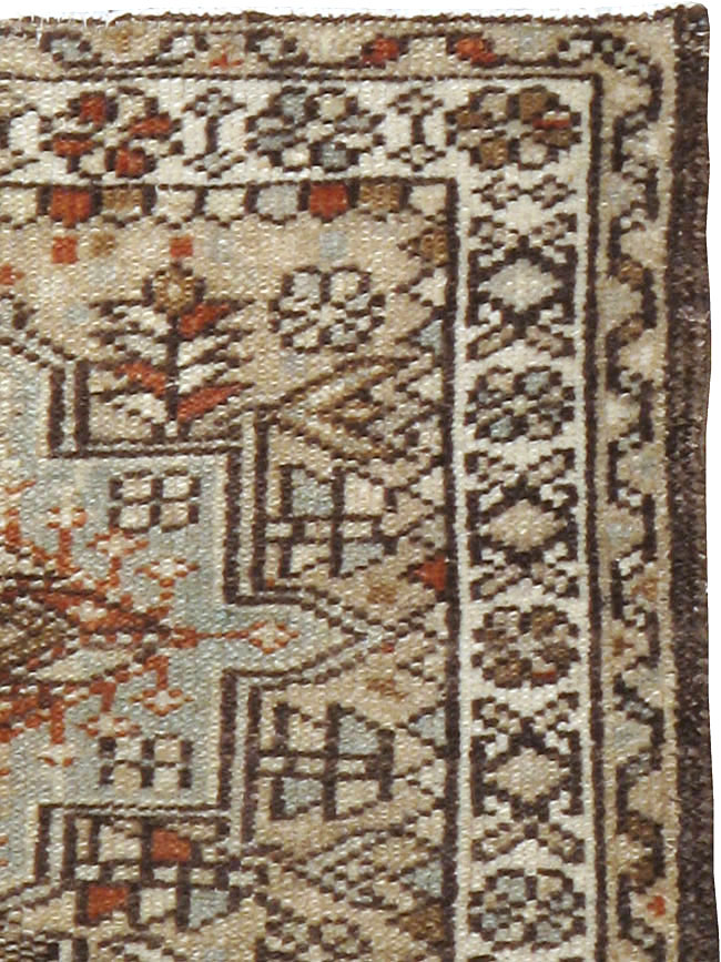 Vintage Persian Karajeh Rug, No.20501 - Staging