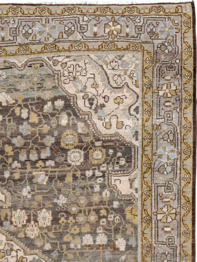 Antique Persian Sarouk Fereghan Rug, No.20627 - Staging