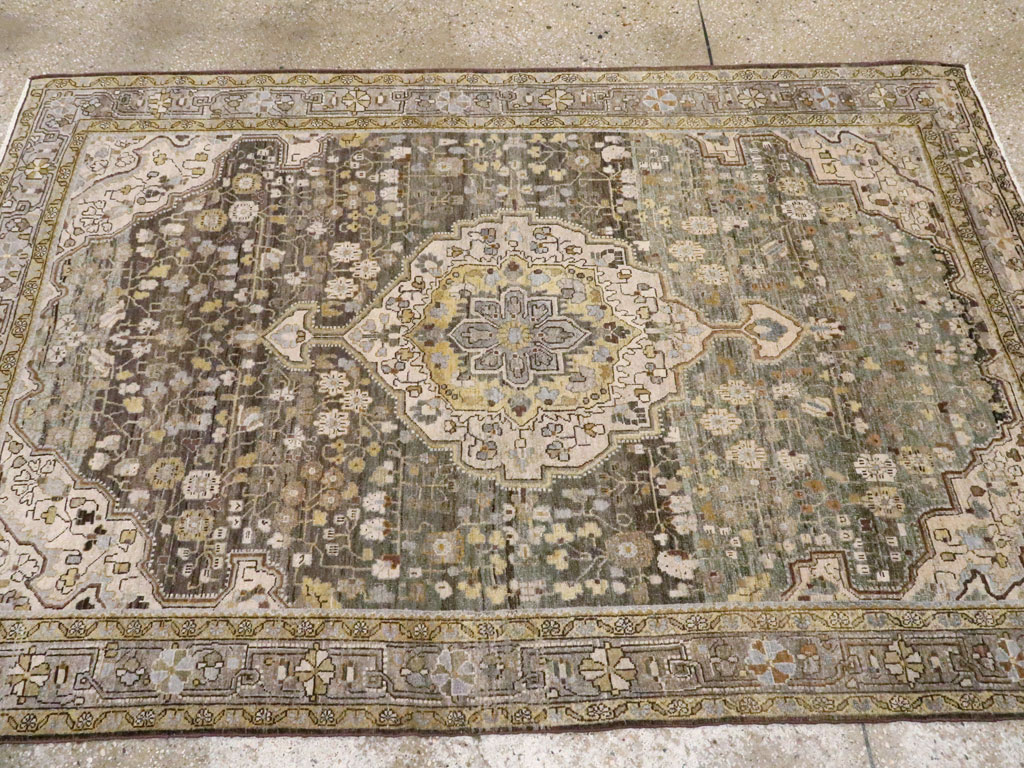 Antique Persian Sarouk Fereghan Rug, No.20627 - Staging