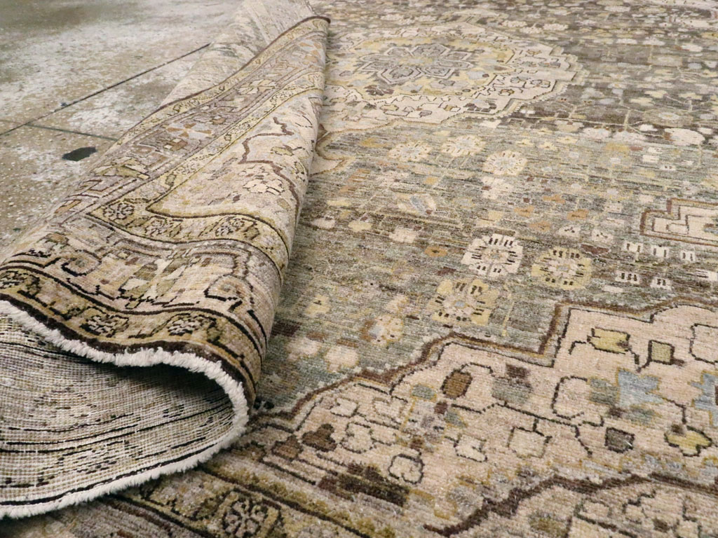 Antique Persian Sarouk Fereghan Rug, No.20627 - Staging