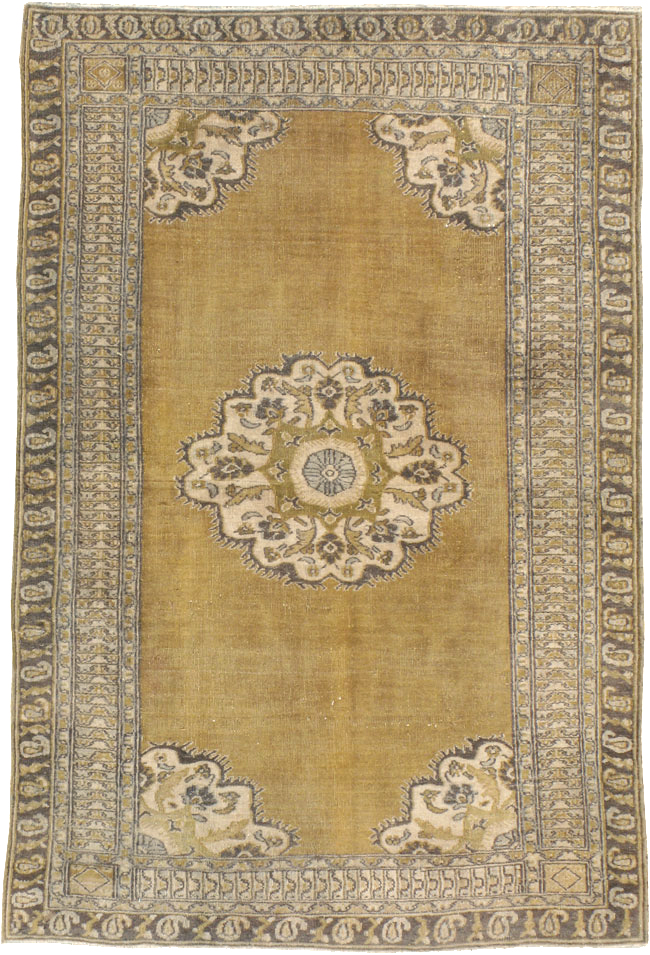 Antique Persian Khorossan Rug, No.20657 - Staging