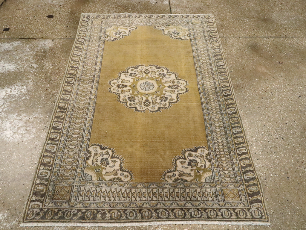 Antique Persian Khorossan Rug, No.20657 - Staging