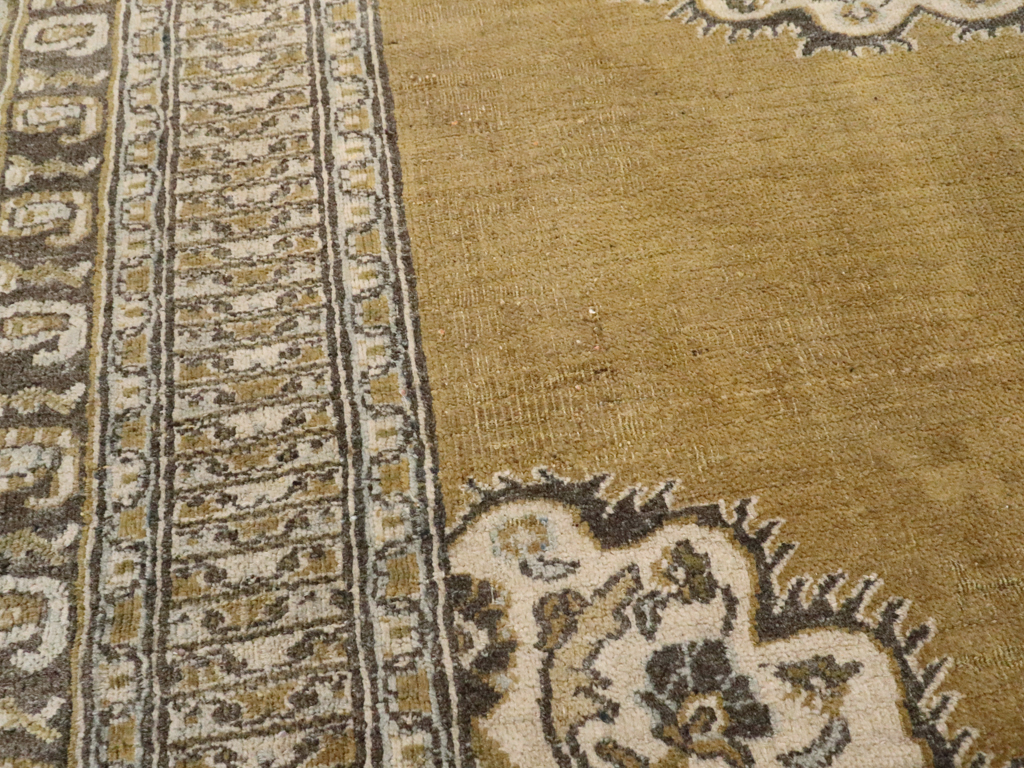 Antique Persian Khorossan Rug, No.20657 - Staging