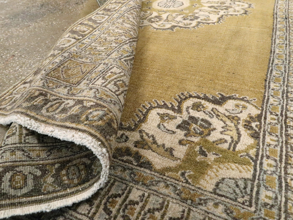 Antique Persian Khorossan Rug, No.20657 - Staging
