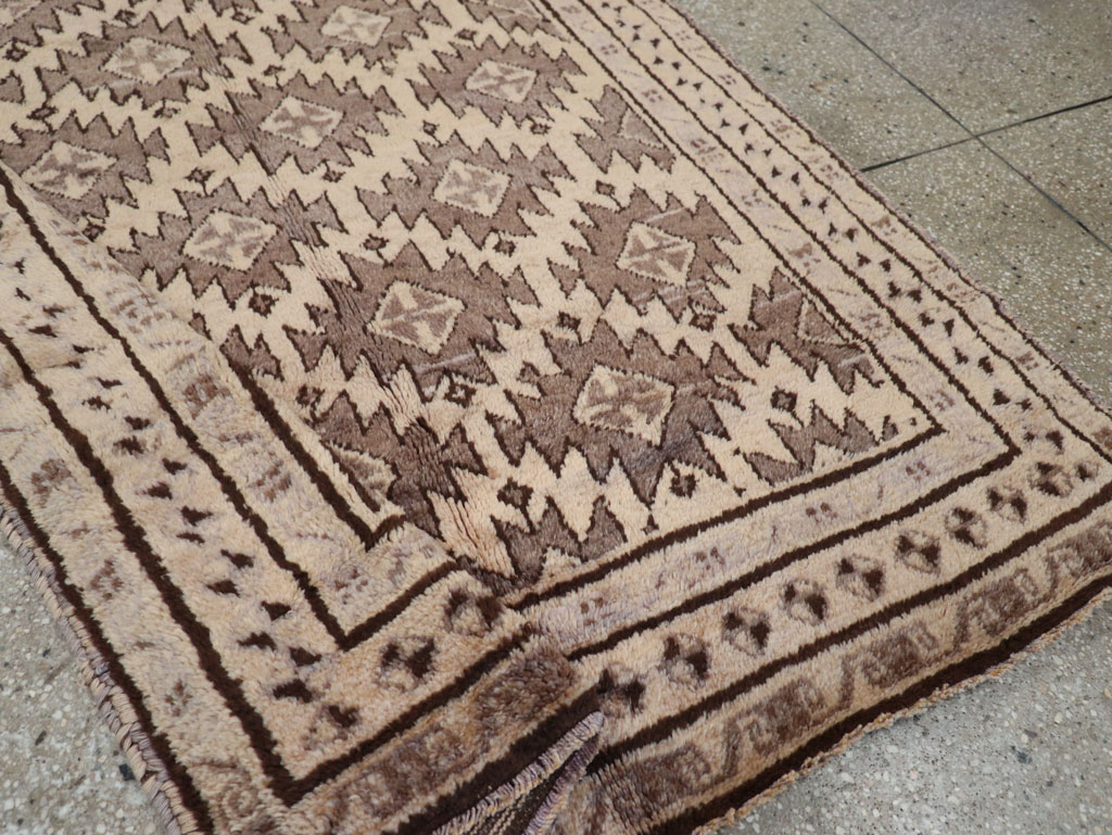 Vintage Persian Baluch Rug, No.20683 - Staging