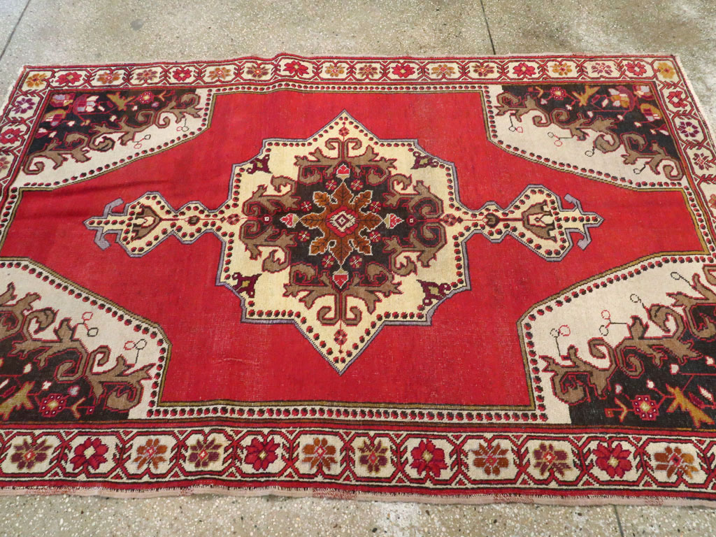 Vintage Turkish Oushak Rug, No.20732 - Staging