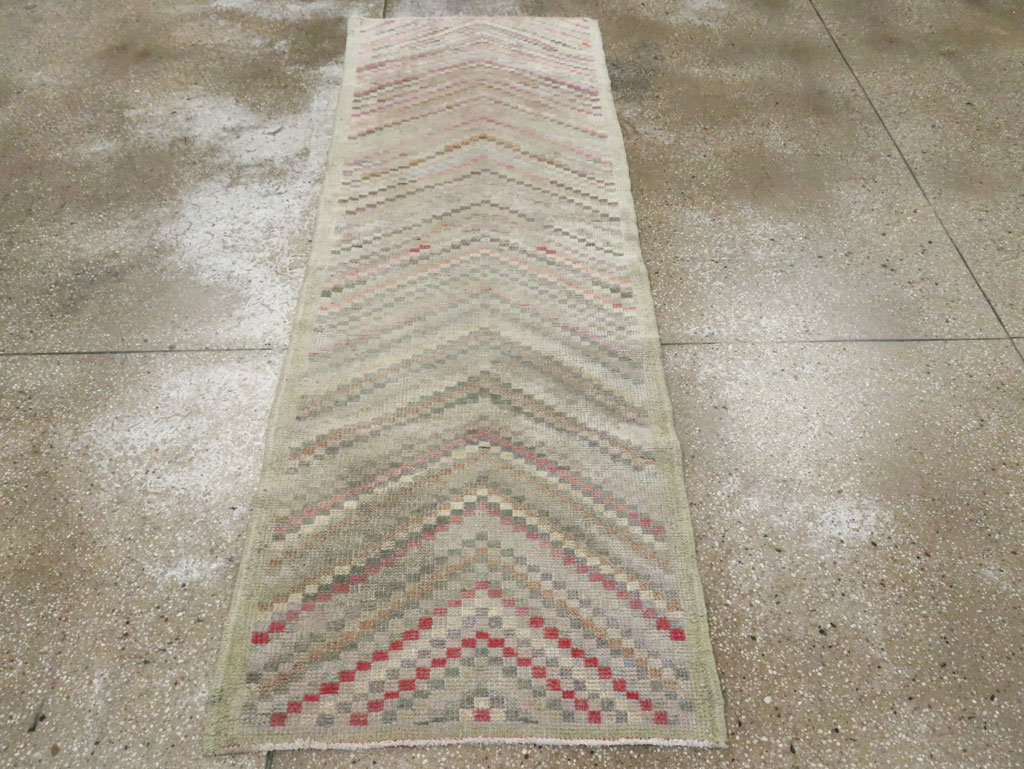 Vintage Anatolian Runner, No.20818 - Staging
