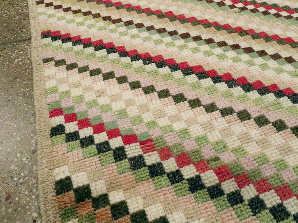 Vintage Turkish Anatolian Rug, No.20820 - Staging