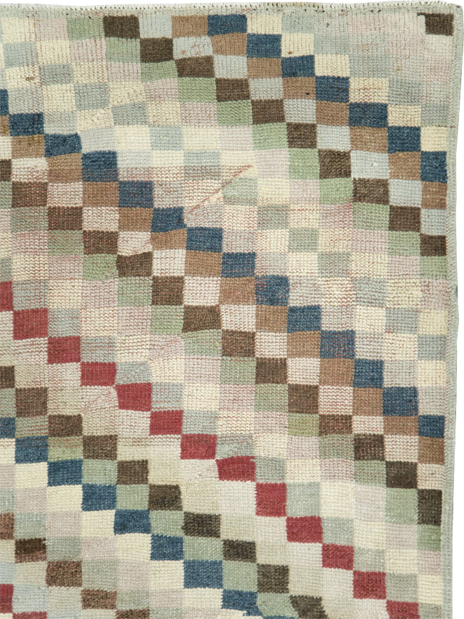 Vintage Turkish Anatolian Distressed Rug, No.20830 - Staging