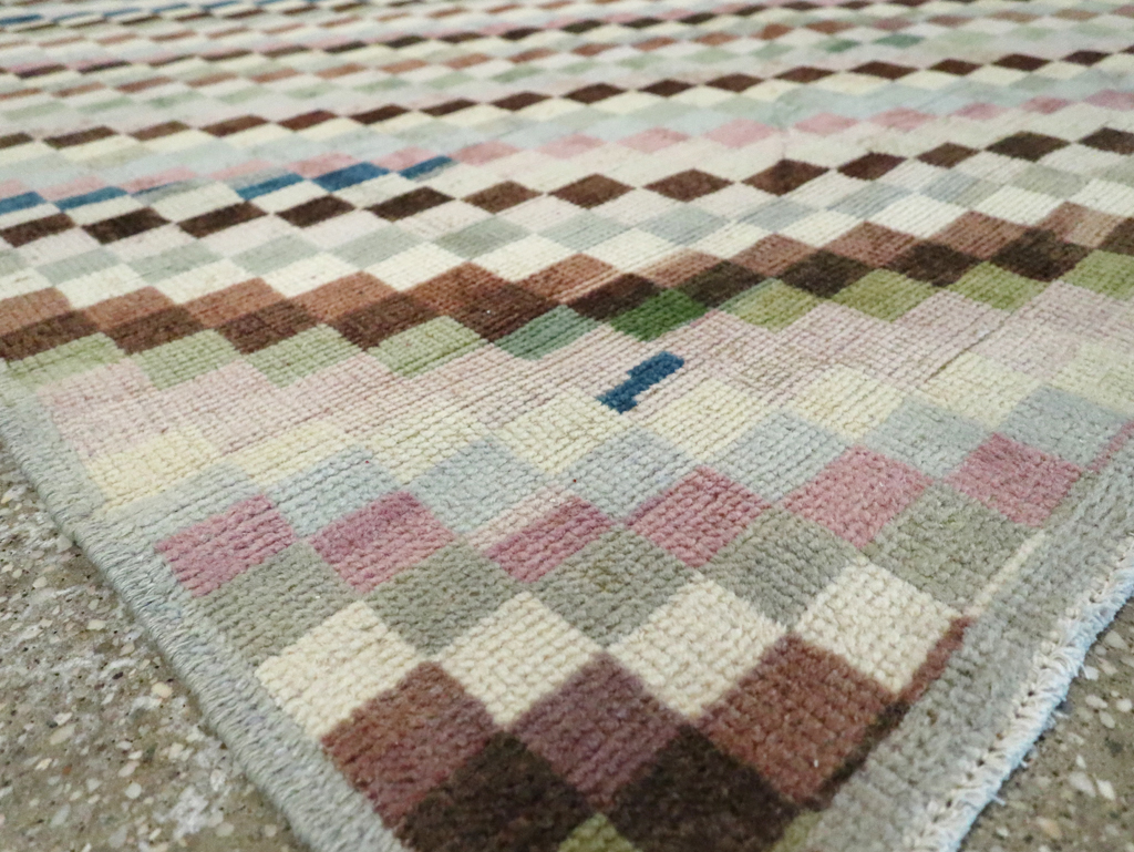 Vintage Turkish Anatolian Distressed Rug, No.20830 - Staging