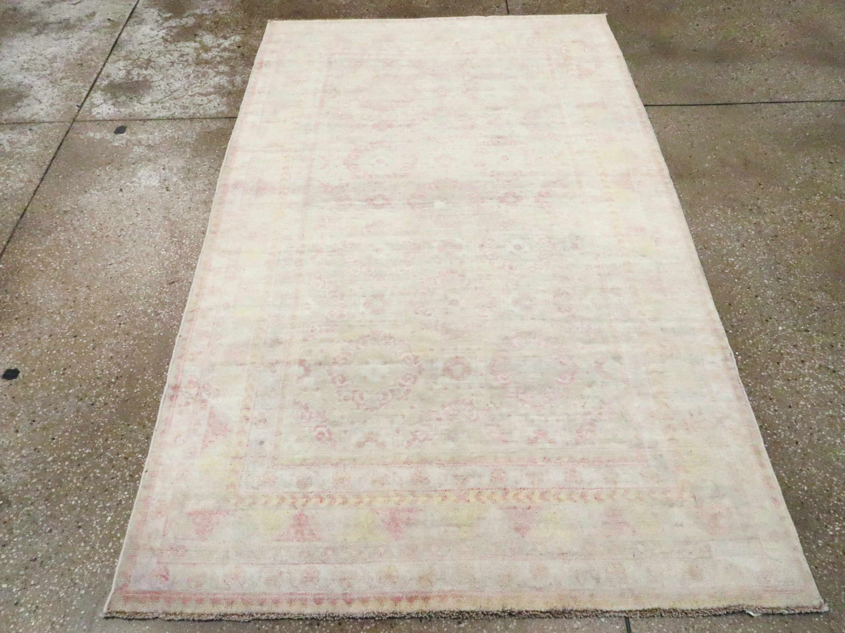 Vintage Indian Cotton Agra Rug, No.20944 - Staging