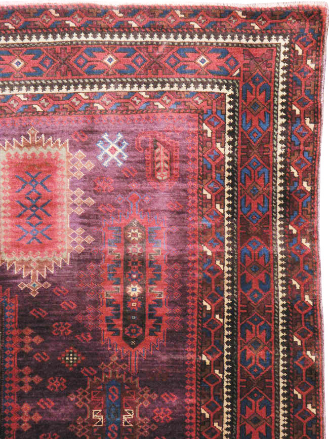 Vintage Indian Agra Carpet, No.21030 - Staging
