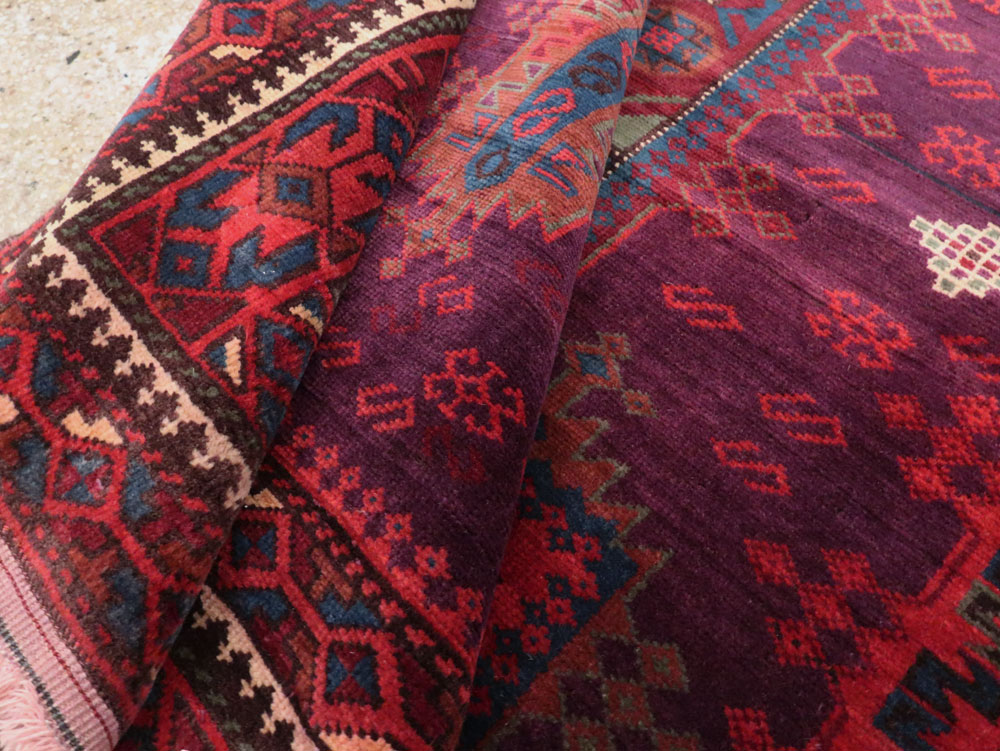 Vintage Indian Agra Carpet, No.21030 - Staging