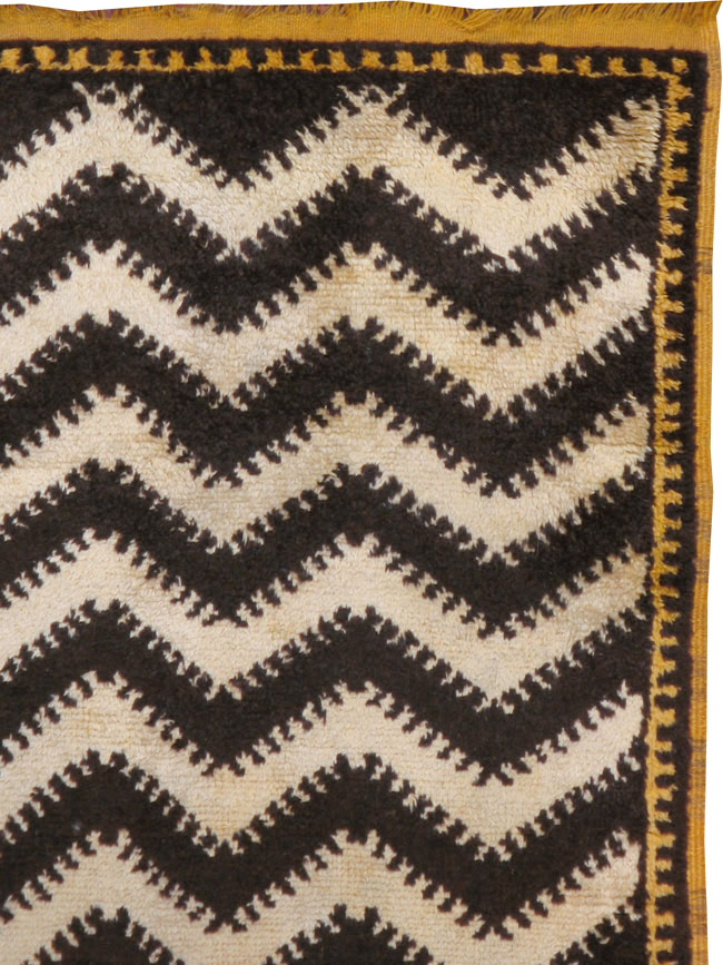 Vintage Moroccan Rug, No.21072 - Staging