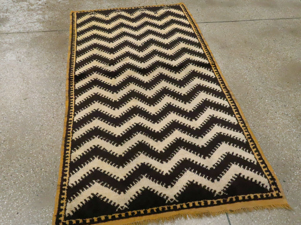 Vintage Moroccan Rug, No.21072 - Staging