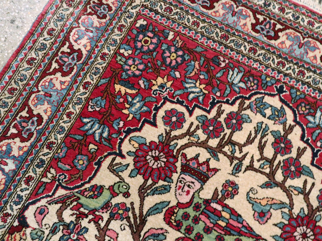 Vintage Persian Pictorial Isfahan Rug, No.21101 - Staging