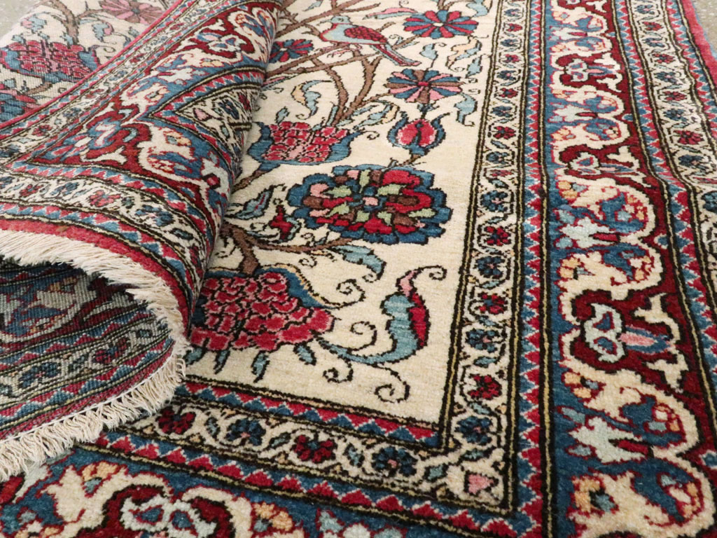 Vintage Persian Pictorial Isfahan Rug, No.21101 - Staging