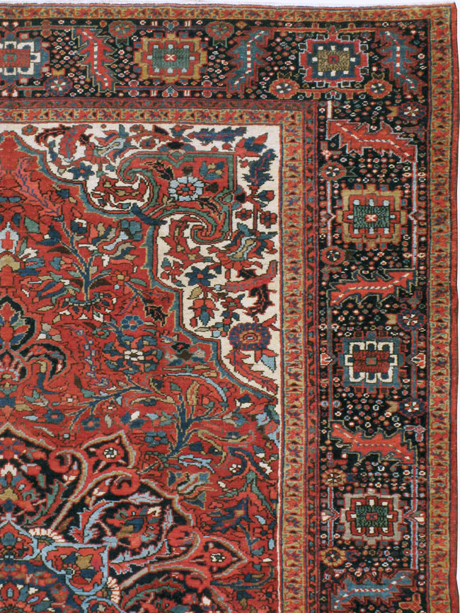Vintage Persian Heriz Carpet, No.21148 - Staging