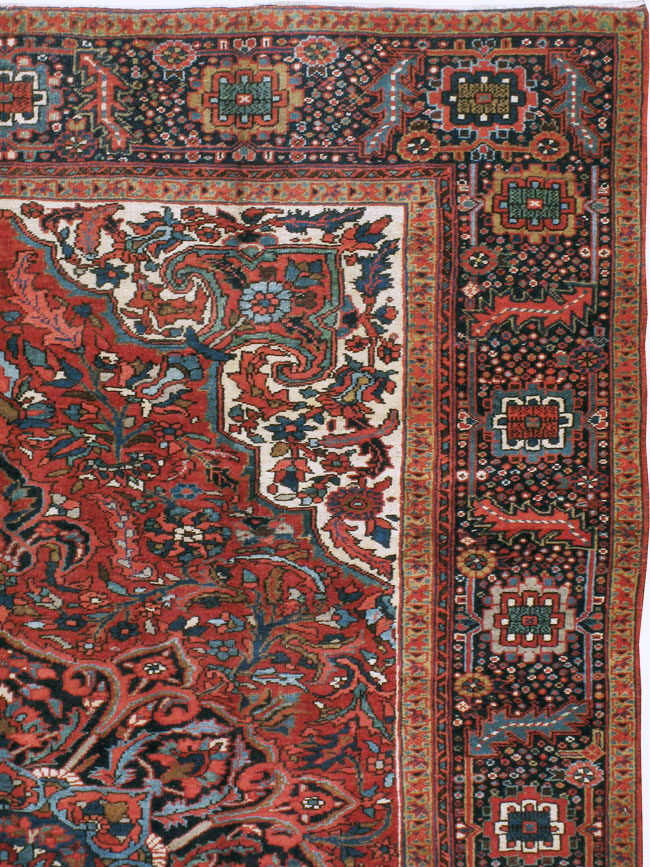 Vintage Persian Heriz Carpet, No.21148 - Staging