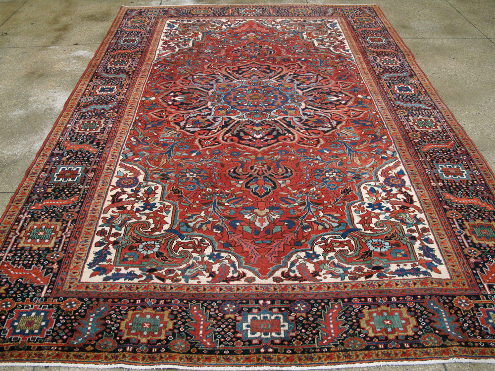 Vintage Persian Heriz Carpet, No.21148 - Staging