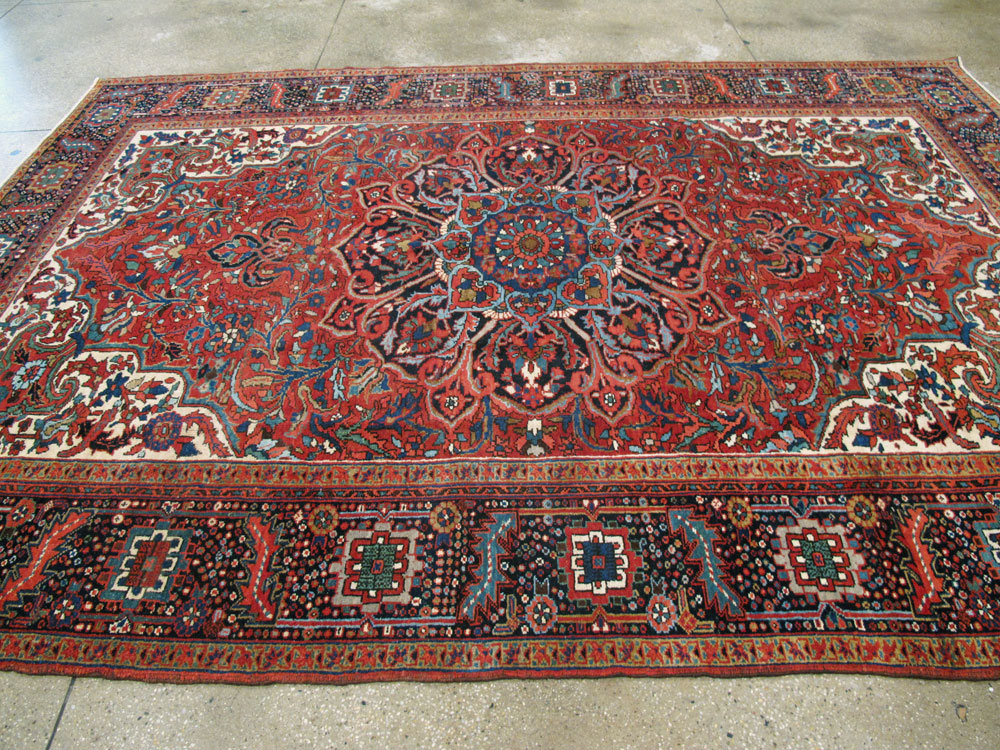 Vintage Persian Heriz Carpet, No.21148 - Staging