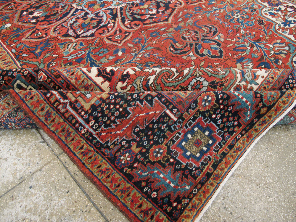 Vintage Persian Heriz Carpet, No.21148 - Staging