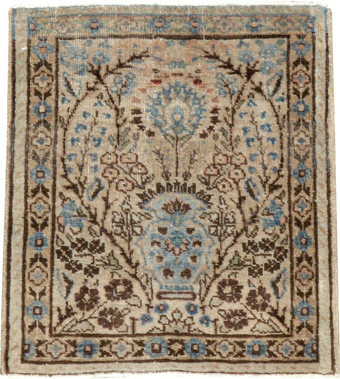 Antique Persian Mashad Rug, No.21156 - Staging