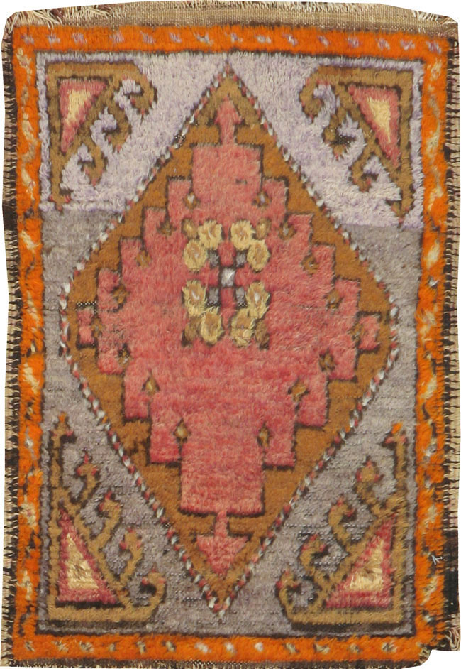 Antique Turkish Anatolian Rug, No.21180 - Staging