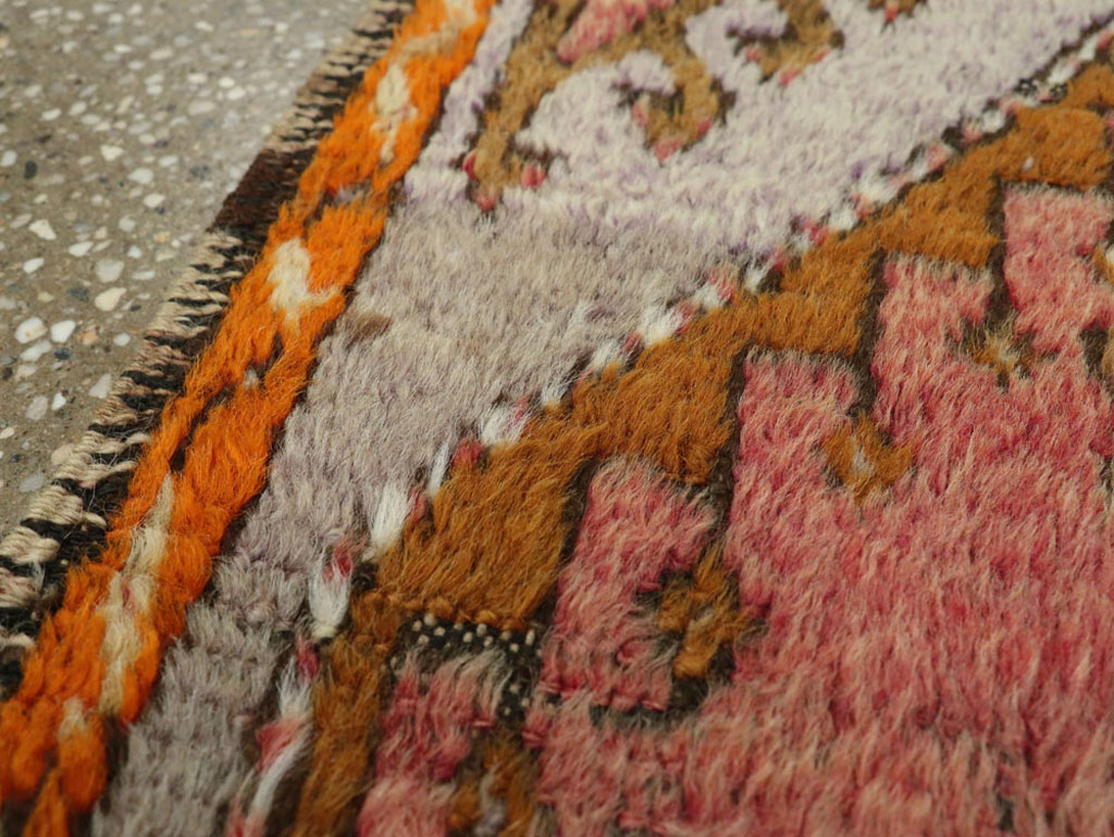 Antique Turkish Anatolina Rug, No.21180 - Staging