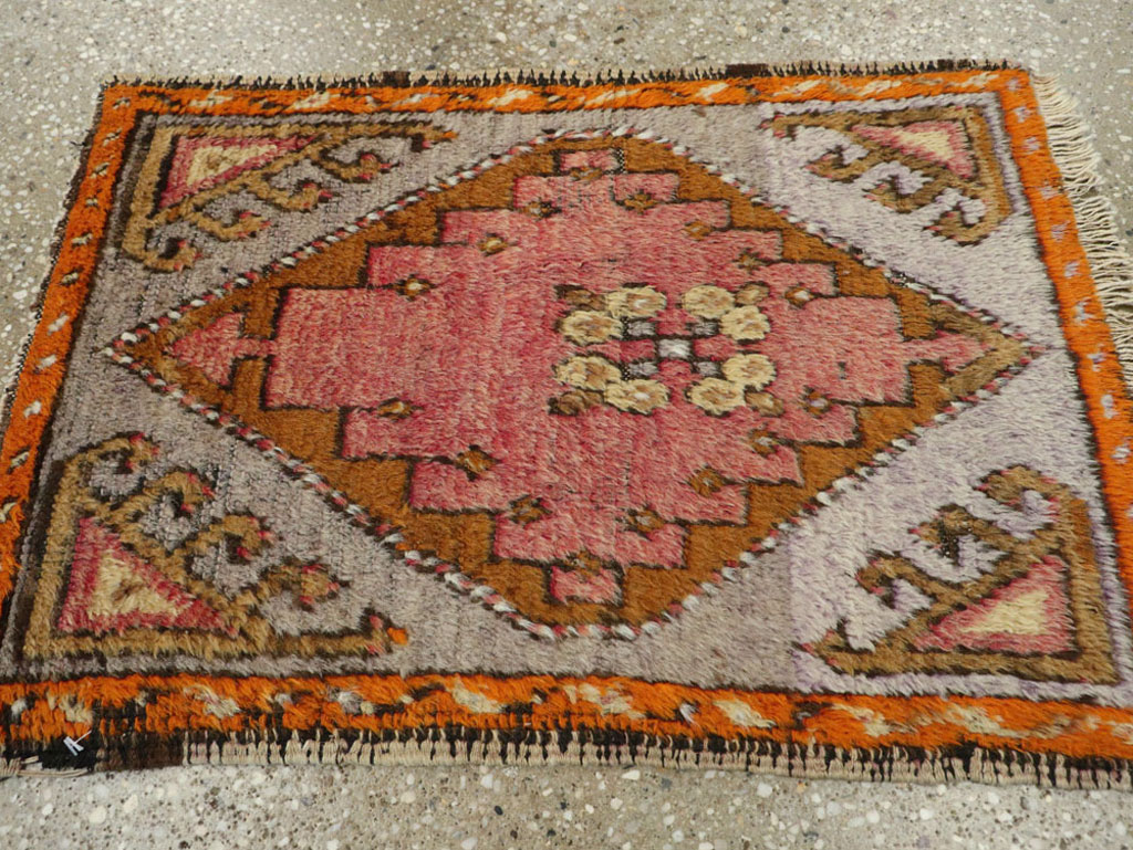 Antique Turkish Anatolian Rug, No.21180 - Staging