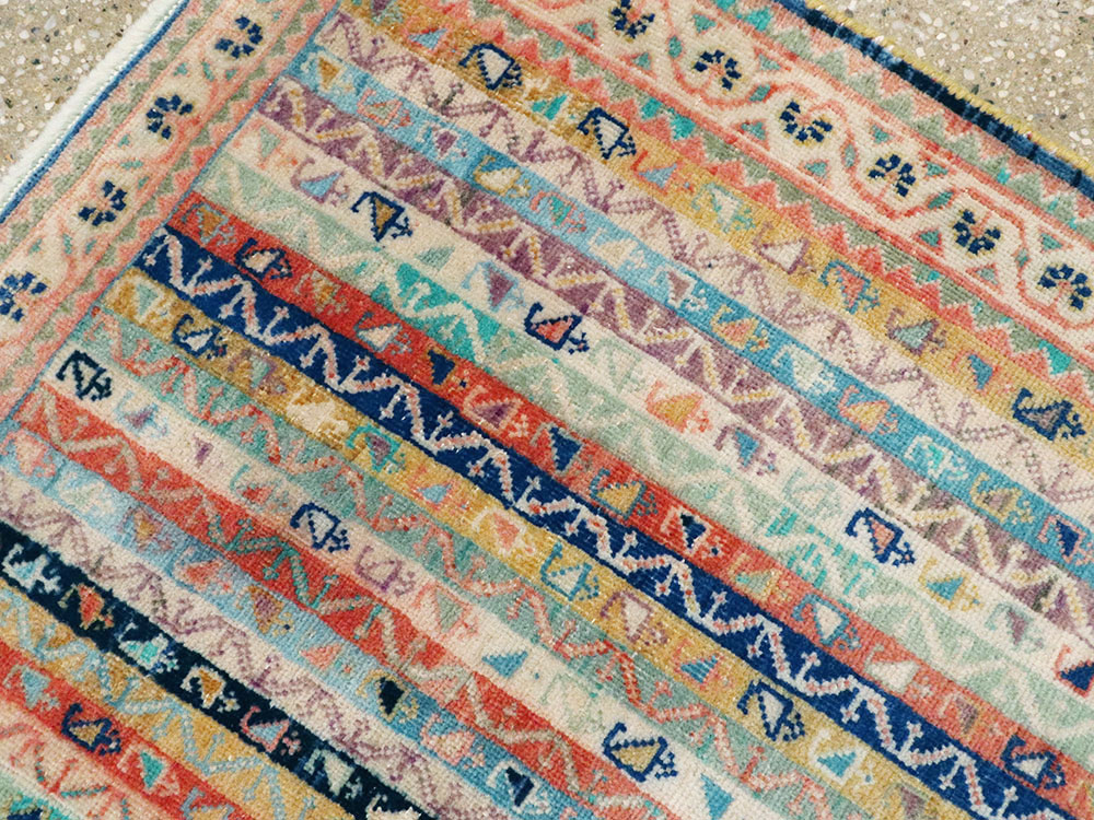 Vintage Persian Afshar Rug, No.21206 - Staging