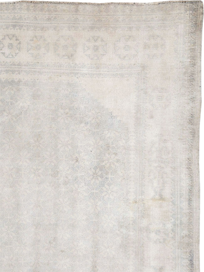 Vintage Persian Flat-weave Kilim, No.21216 - Staging