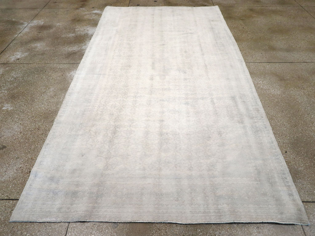 Vintage Persian Flat-weave Kilim, No.21216 - Staging