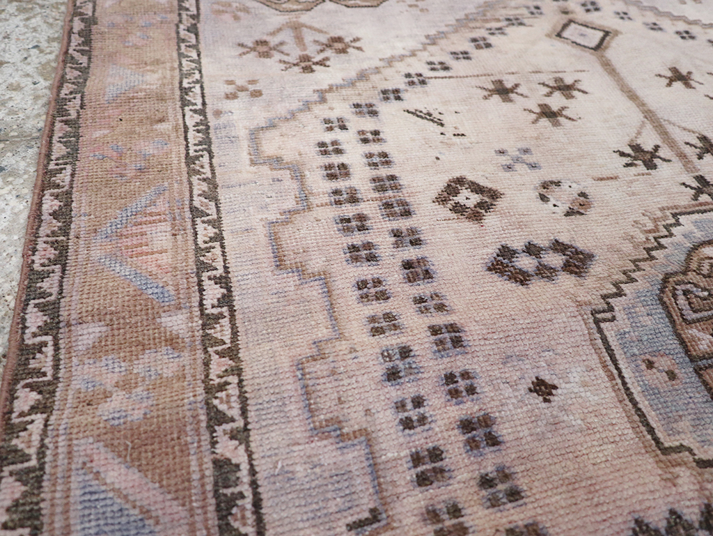 Vintage Persian Shiraz Throw Rug, No.21304 - Staging