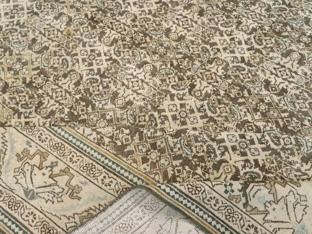 Vintage Persian Mahal Carpet, No.21312 - Staging