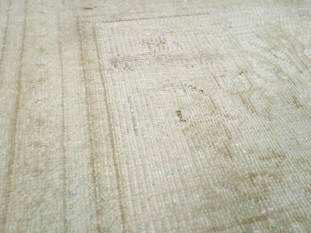 Antique Persian Sarouk Rug, No.21343 - Staging