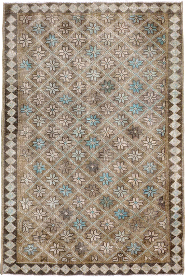 Vintage Tabriz Rug, No.21400 - Staging