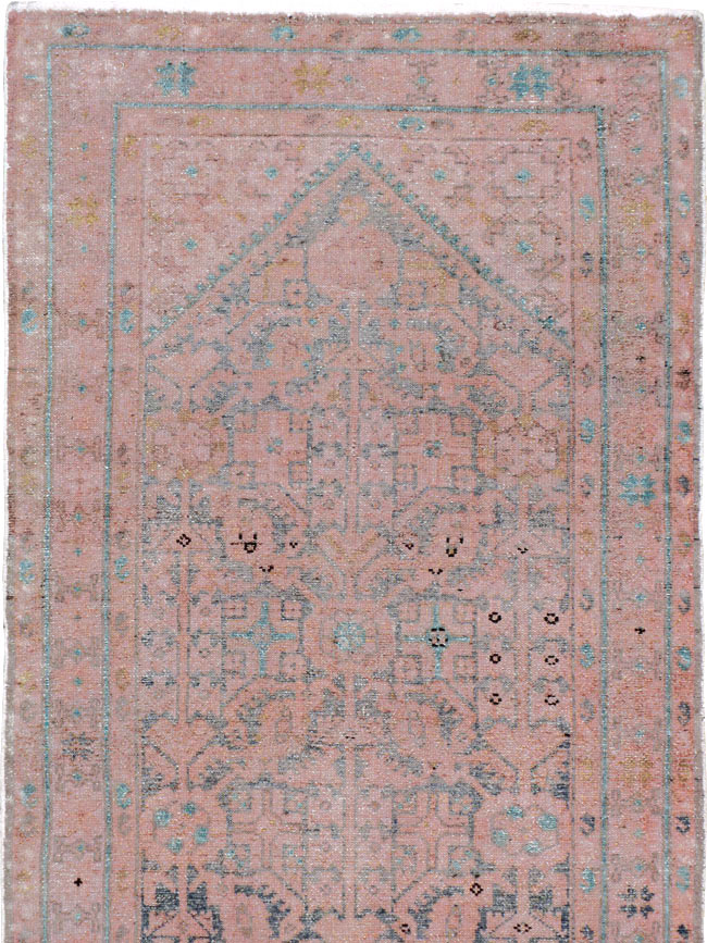 Antique Malayer Runner, No.21504 - Staging