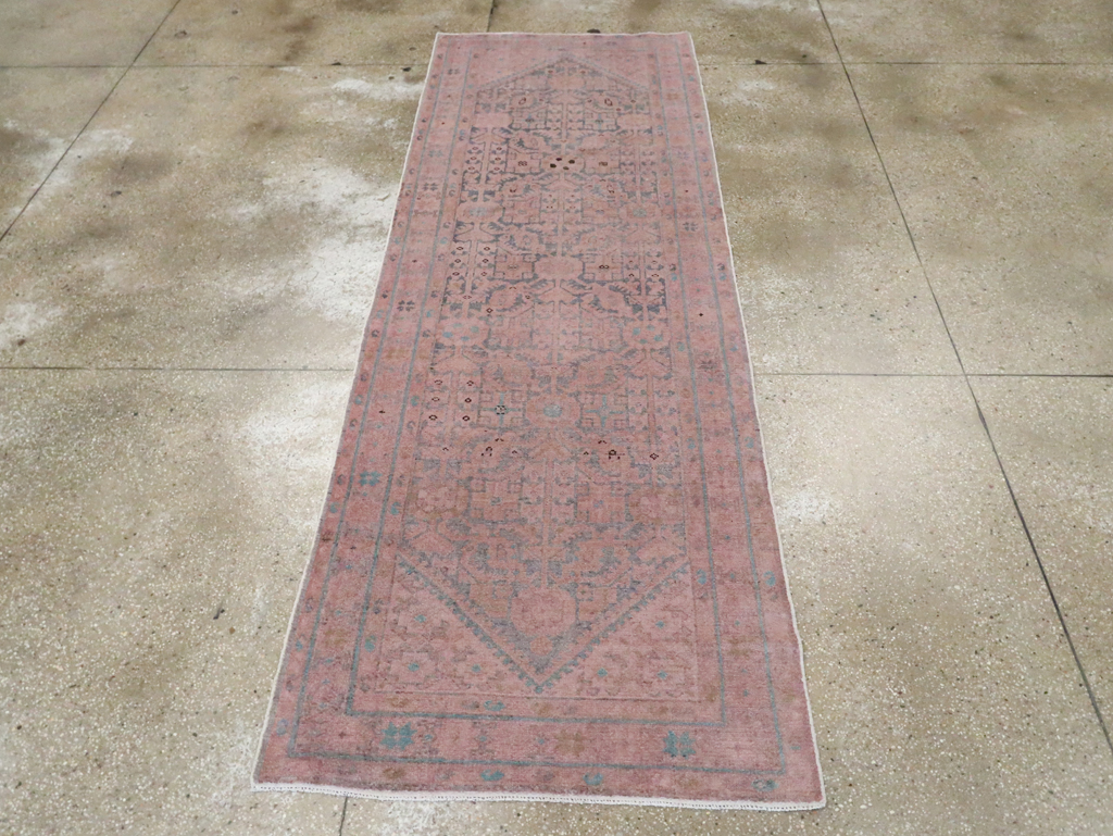 Antique Malayer Runner, No.21504 - Staging