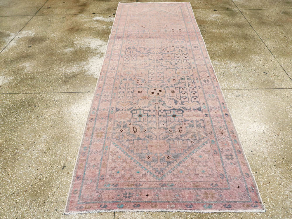 Antique Malayer Runner, No.21504 - Staging