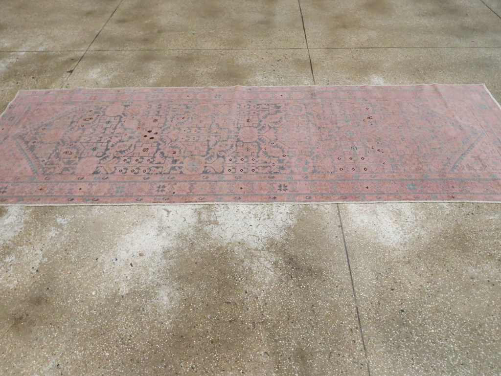 Antique Malayer Runner, No.21504 - Staging