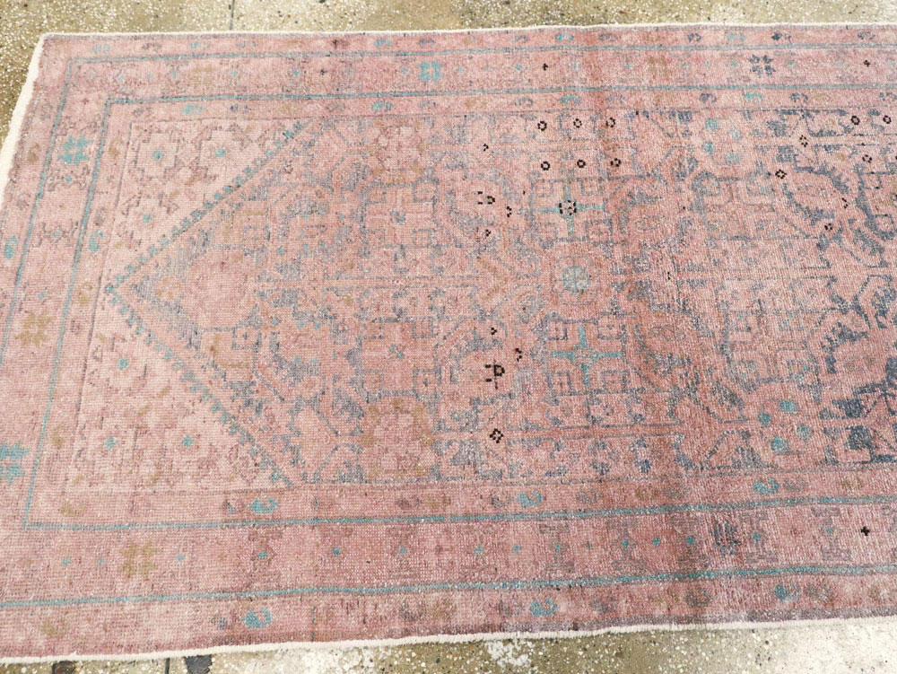 Antique Malayer Runner, No.21504 - Staging