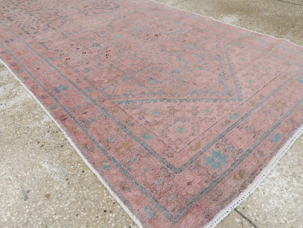 Antique Malayer Runner, No.21504 - Staging