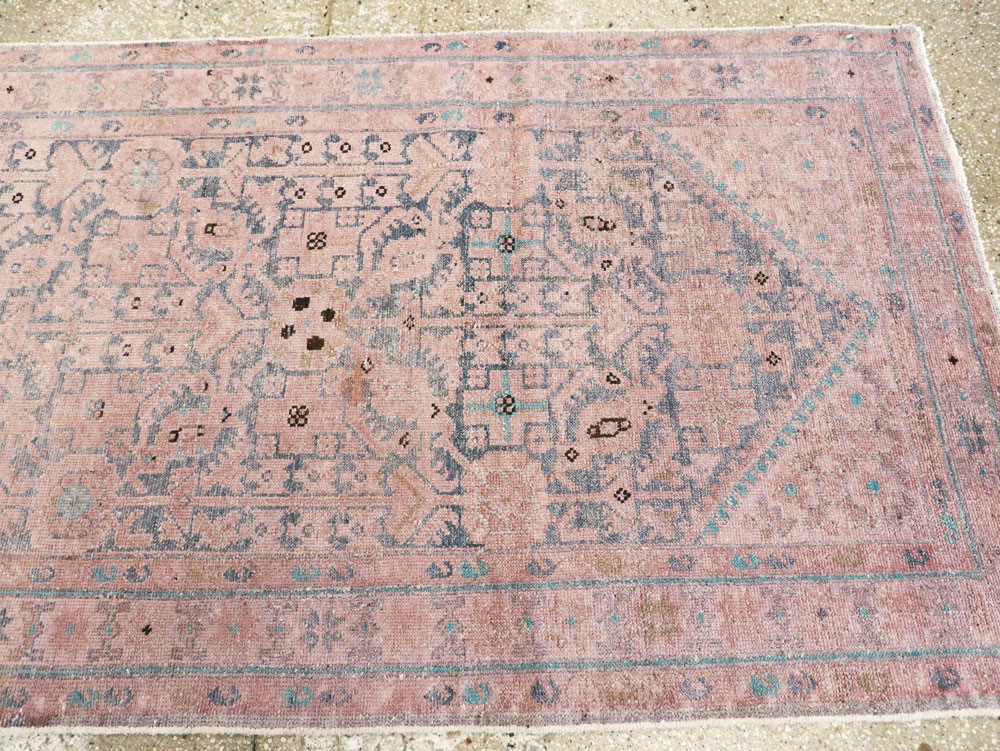 Antique Malayer Runner, No.21504 - Staging