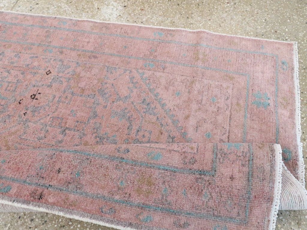 Antique Malayer Runner, No.21504 - Staging