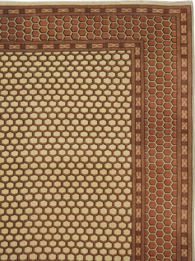 Vintage Turkish Anatolian Accent Carpet, No.21587 - Staging