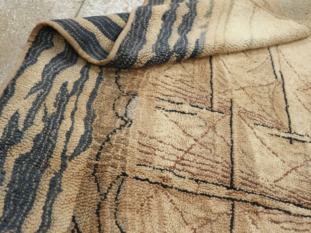 Vintage American Hooked Pictorial Accent Rug, No.21698 - Staging